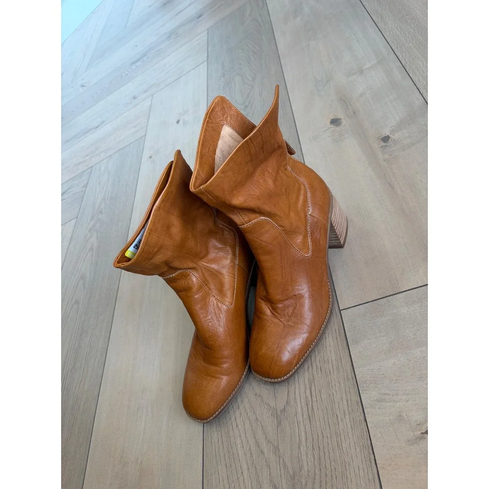 KDBA Womens Tan Leather Square Toe Ankle Boots Block Heel Size 7 C415XX